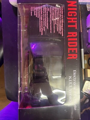 Diamond Select Knight Rider Electronic 1:15 Scale KITT - Image 1 of 2