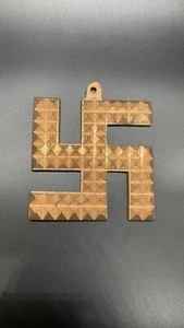 Full Solid Brass Swastik Ashtdhatu Swastik Pyramid for Hanging (4 Inches) - Bild 1 von 3