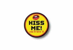 Patch badge embroidered border printed kiss me you'll love it - Picture 1 of 1