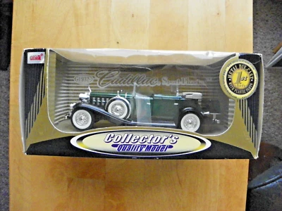 ANSON COLLECTORS QUALITY MODEL 1932 CADILLAC SPORT PHAETON - GREEN - Image 1 of 4