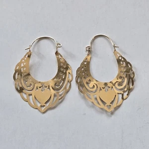 14K Gold Heart Hoop Earrings Filigree Boho Dangle Dainty Lightweight 0.68 gm - Picture 1 of 9
