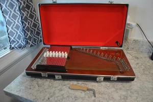 Nice Vintage  Rhythm Band PortAharp 15-Chord Attache Case Autoharp Port A Harp - Picture 1 of 10