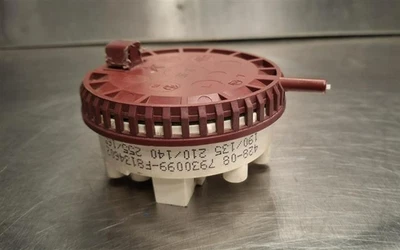 Interruptor de presión para lavadora Speed Queen 190/210/255, P/N: F8134602P, F8134602 usado Foto 1 de 3