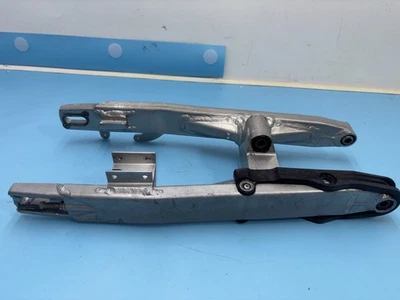 Braço oscilante 2009 05-13 Kawasaki KX85 fabricante de equipamento original - Imagem 1 de 4