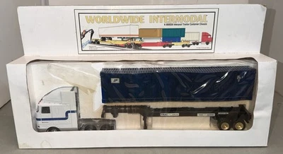 K-Line K860036 Worldwide Intermodal Interpool 1/48th Die Cast Tractor & Trailer - Image 1 of 4