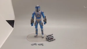 Star Wars Clone Wars Mandalorian Warrior # 2 with Arm Gauntlets - Picture 1 of 2