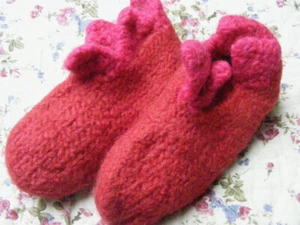 Hausschuhe Baby Walkschuhe Wolle Walk rot Stoppersocken Hüttenschuhe gefilzt - Bild 1 von 3