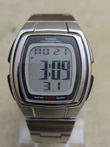Men's Casio Illuminator Wrist Watch Is In Full Working Order And Keeping Time - Picture 1 of 22