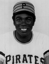 Manny Sanguillen Pittsburgh Pirates poses 1970s Baseball Old Photo 1