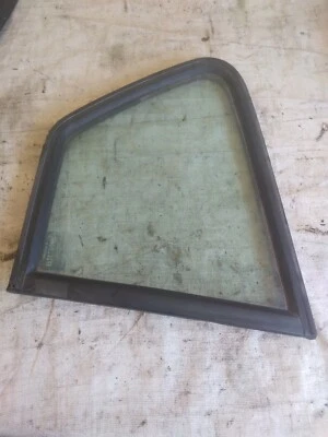 84-91 PORSCHE 944 TRASERO DERECHO PASAJERO CUARTO VENTANA CRISTAL DERECHO  Foto 1 de 4