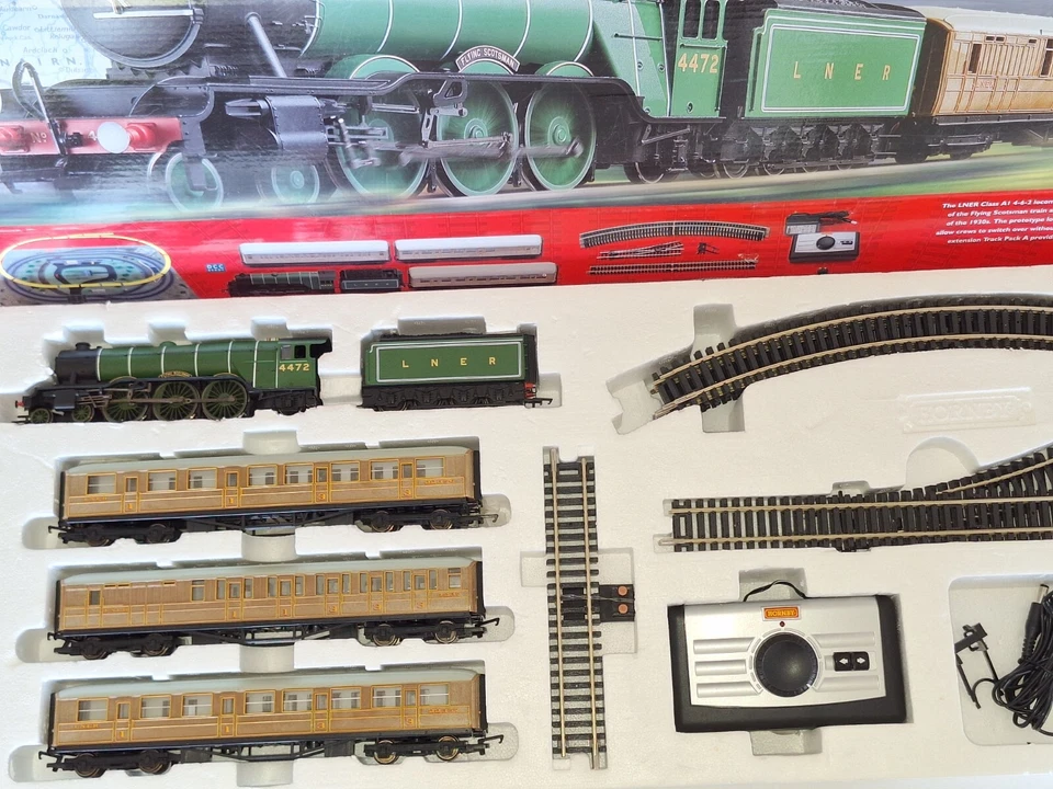 Hornby Flying Scotsman Set R1167. DCC fitted.  Excellent oper. OO scale. Boxed. - Image 1 of 4