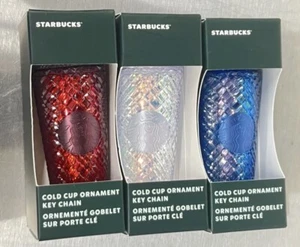 Starbucks Ornamento Portachiavi Da Collezione MERLOT BLU CHIARO Tumbler Rosso Bianco Blu - Foto 1 di 2