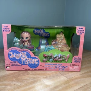 NUOVO VINTAGE Sugar Planet 2002 MGA Entertainment MMMermaid Sianna & Zoe bambola playset - Foto 1 di 13