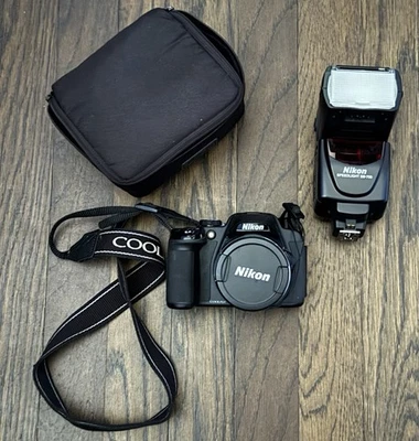 Nikon Coolpix P520 & Speedlight SB-700 - Image 1 of 3