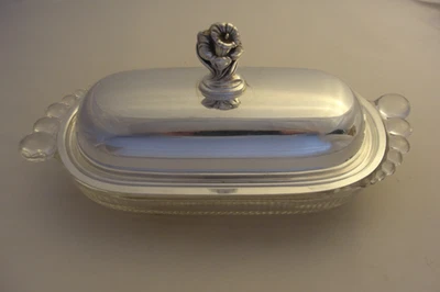 Plato de mantequilla/plato de vidrio cubierto con plato de plata Rogers Daffodil de colección 1847 Foto 1 de 4