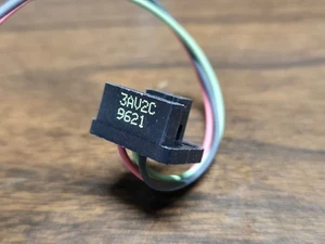 (2pcs) Micro Switch 3AV2C Hall Effect Switch Vane *new* - Picture 1 of 6