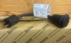 Genuine Toyota 12 Volt Accessory Power Outlet Cover G90G0-47120 - Picture 1 of 13