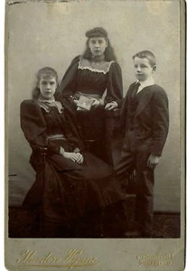 CABINET CARD SISTERS AND BROTHER C1890 THEODORE WYNEE 373 GLOSSOP RD SHEFFIELD - Picture 1 of 1