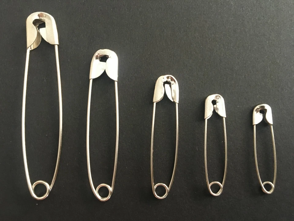 Große  + Kleine Sicherheitsnadeln Silber Blank  Metall Anstecknadeln zum Basteln - Bild 1 von 3