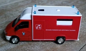 Solido Renault Master Secours D'urgence Asphyxie ... Miniature 1/50 Pompiers - Picture 1 of 5