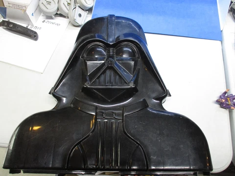 8 Vintage 1977-83 Kenner Star Wars figures + Vader Case Teebo, Obi-Wan & More Cover