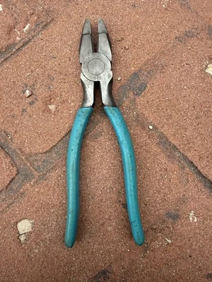 CHANNELLOCK Kleins Channel Lock NO. 348  8" Linemen’s Pliers - Image 1 of 4