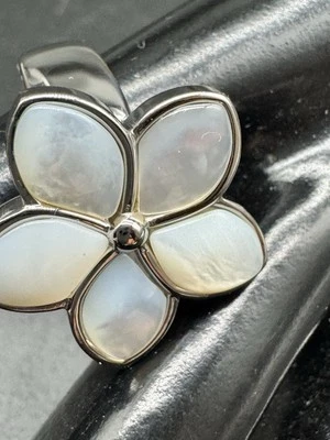 Anillo Flor Acero Inoxidable Pétalos Concha Blanca Boho Talla 8 Estilo Boda Foto 1 de 4