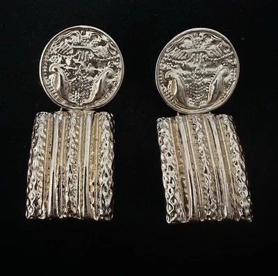 Большие золотые висячие серьги геометрической формы смелые круглые с 3D-узором в полоску - Изображение 1 из 4