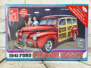 1941 Ford Custom Woody AMT 1/25 Model Kit New Sealed Street Rods Edition - Picture 1 of 6