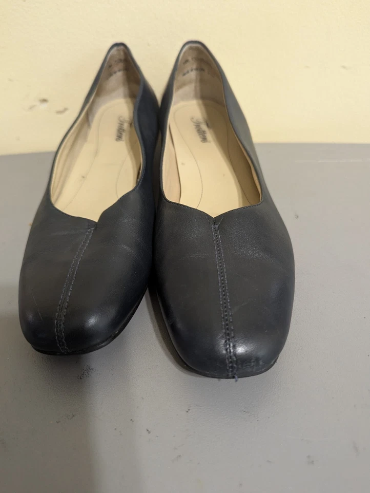TROTTERS Doris Women's Size 11N Black Leather Low Heel Pump - Image 1 of 4