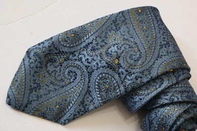 Corbata de cuello XMI PLATINO AZUL SEDA PARA HOMBRE CON: 3 3/4 "POR L: 62" HECHA EN EE. UU. Foto 1 de 3