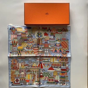 Hermès Carré 45 Schal La Patisserie Seide Gavroche Seidentwill Modell 2022 Box - Bild 1 von 2