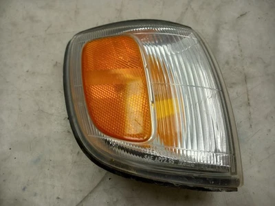 96 97 98 TOYOTA 4 CORREDORES PASAJERO ESQUINA DERECHA LUZ INTERMITENTE Foto 1 de 4