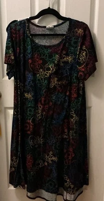 Lularoe Carly 3X patrón Disney nuevo con etiquetas Foto 1 de 4