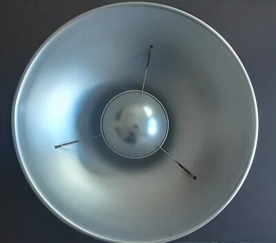 Courtenay Photonics 20in Studio Light Silver Reflector Dish. - Image 1 of 4