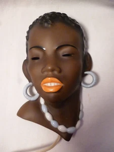 Midcentury alter Rauchverzehrer Wandmaske Frau Afrikanerin große Kreolen - Bild 1 von 6