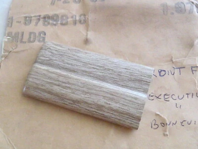 1970 Pontiac Executive Bonneville Wagon RH SIde Front Fender Molding 9799816 NOS Foto 1 de 3