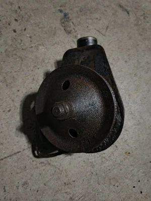 Bomba de dirección asistida Buick Skylark GS Riviera Electra 1970-1976 Foto 1 de 2