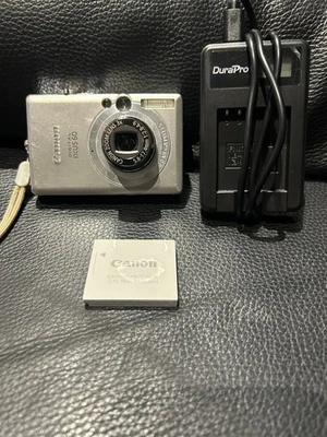 Canon IXUS 60 Digital Compact Camera 6.0MP Silver CCD Sensor Vintage Digicam - Image 1 of 4