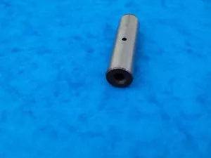 GENUINE TRIUMPH CAMSHAFT INTERMEDIATE WHEEL SPINDLE 70-0375 5T 6T T120 T140 - Picture 1 of 1