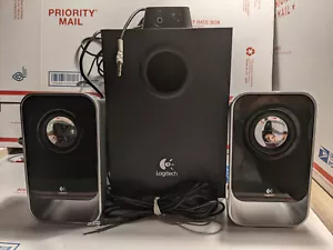 Logitech LS21 2.1 Computer Stereo Speaker System - Picture 1 of 10