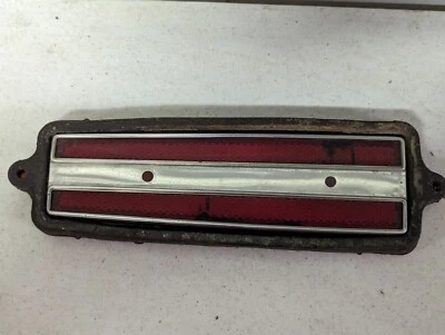 Luz marcadora lateral trasera Cadillac 1971-1973 Deville Fleetwood izquierda o derecha OEM Foto 1 de 4