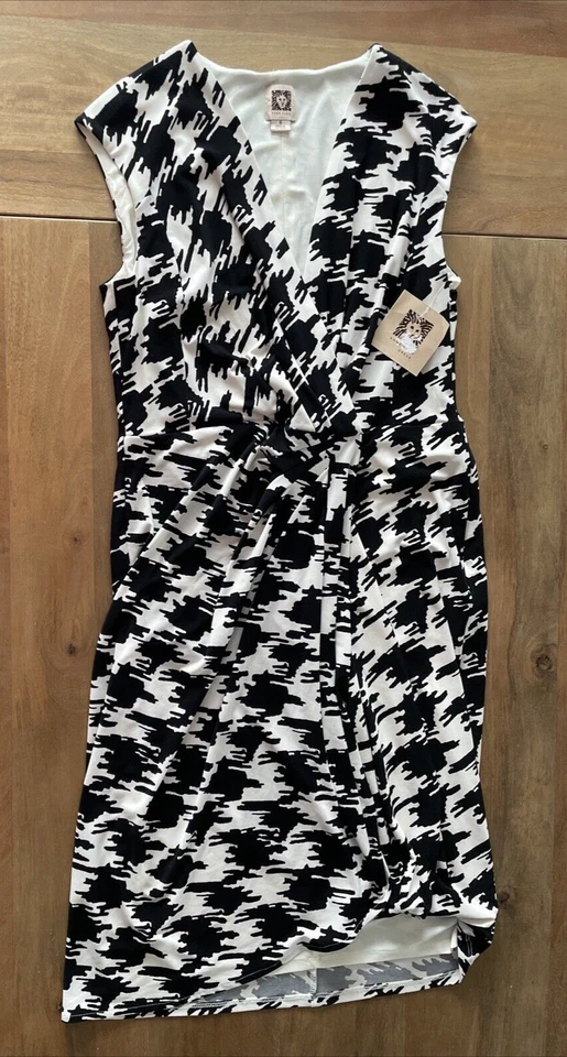 Nuevo con etiquetas Vestido Ann Klein Shift Midi Para Mujer 6 Negro/Blanco Sin Mangas En Capas Cuello en V Foto 1 de 4