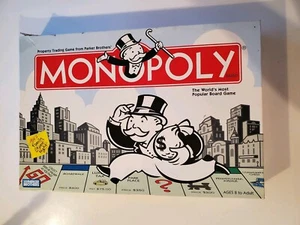 Monopoly Board Game Classic 2004 Parker Brothers Hasbro property trading finance - Picture 1 of 12