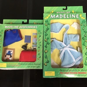 NEU Madeline 8 Zoll Puppenkleidung Zubehör Reisekoffer Kamera Eden Robe - Bild 1 von 11