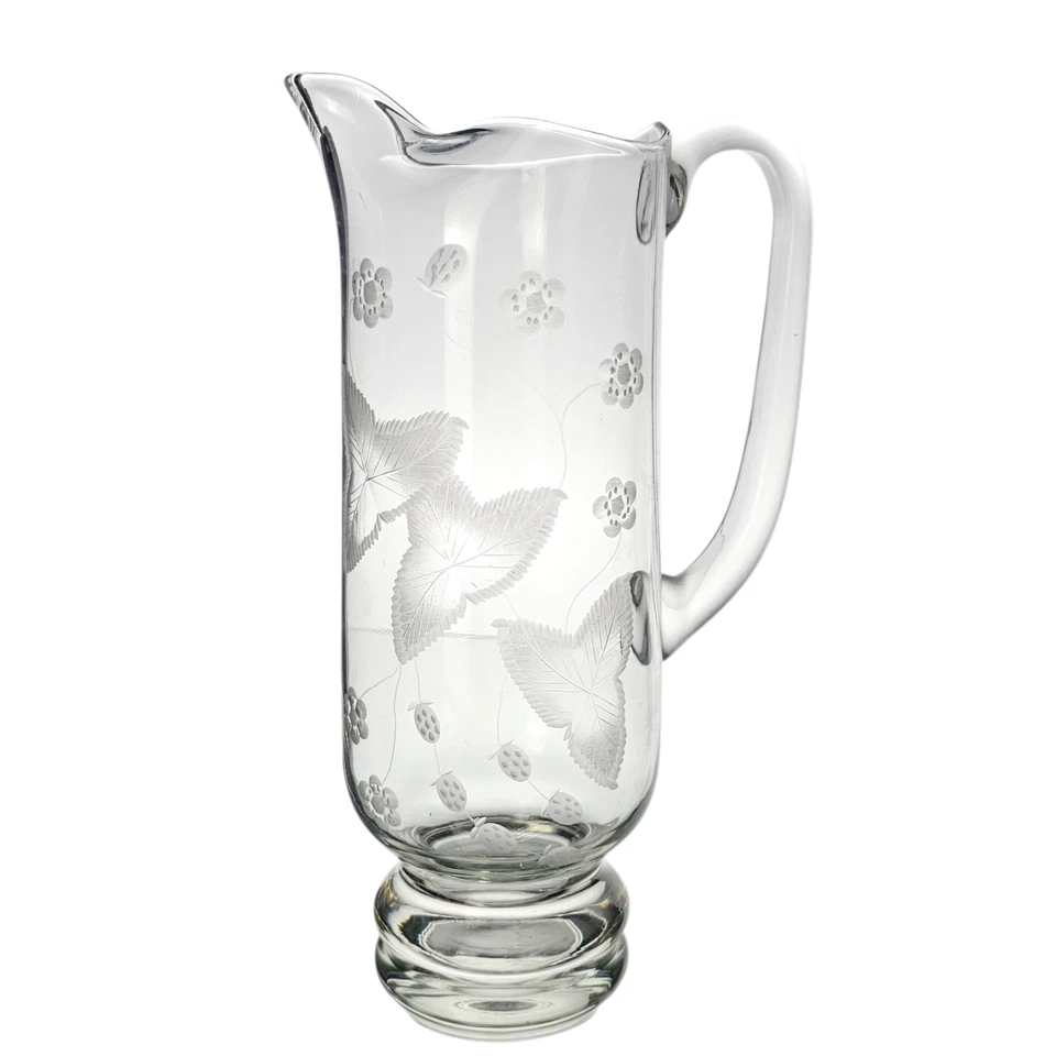 Jarro de cristal gravado vintage folhas de morangos videiras meados do século 12,5” de altura - Imagem 1 de 4