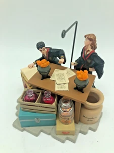 Hallmark 2007 Harry potter Cauldron Trouble Ornament - Picture 1 of 9