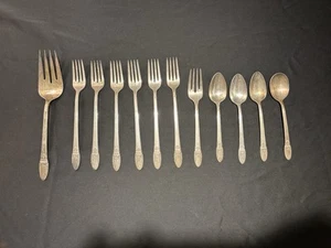 Vintage Set Of 12 1847 Rogers Bros IS Silverplate FIRST LOVE Mix Lot Silverware - Picture 1 of 21