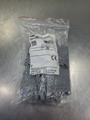 ABB Entrelec SCM6 GRIS 1SNA118707R0300 End Pieces, Lot of 20.             4D-43  - Image 1 of 2