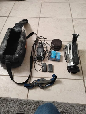 Sony Handycam DCR-VX2000 And Accessories - Image 1 of 4